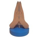 Luminária mãos em prece